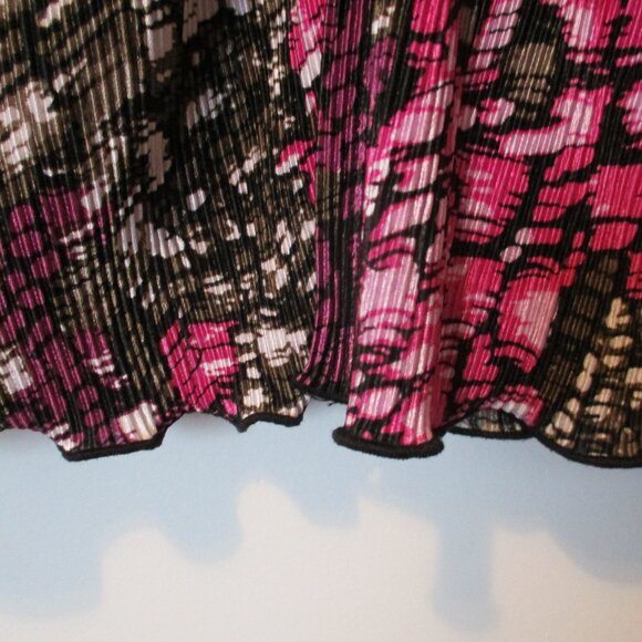 🌸 Abstract Pink & Brown Ring Front Top - Plissé Stretch 🌸 - Picture 6 of 7